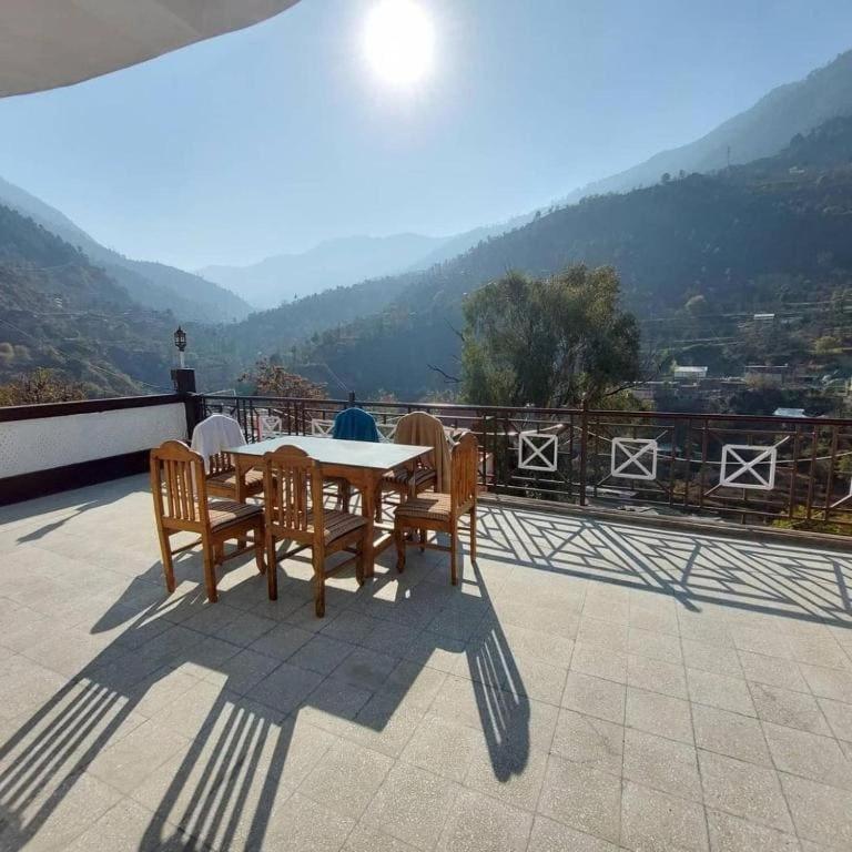 Hotel O Home Tirthan Crest Hostel & Homestay In Jibbi Banjār Exteriör bild